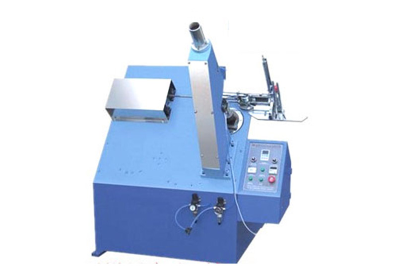 全自動(dòng)一體成型圓形蛋糕托盤機(jī)